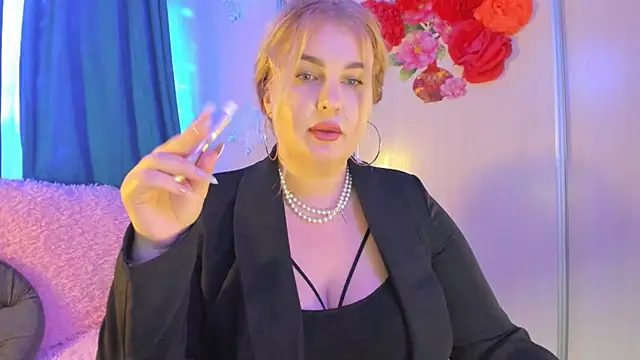 CoraSwon online show from January 6, 2025, 7:24 pm