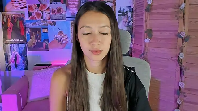 LanaBaker online show from February 5, 2025, 2:51 am