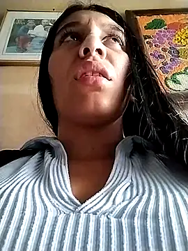 Snapshot of Nathalia-001 chatting on February 15, 2025, 2:44 pm Nathalia-001 online show from February 15, 2025, 2:44 pm