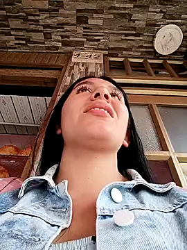Snapshot of Nathalia-001 chatting on September 12, 2025, 2:28 pm Nathalia-001 online show from September 12, 2025, 2:28 pm