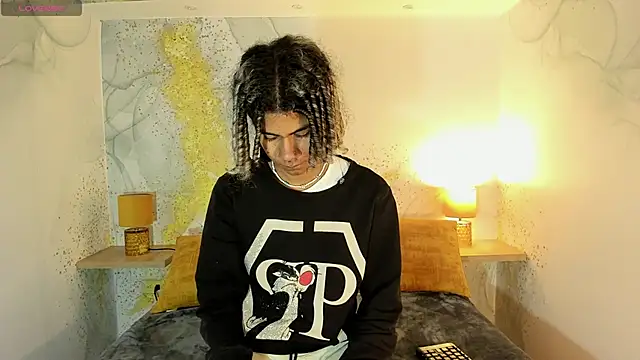 Snapshot of Maxim-Walker chatting on January 25, 2025, 3:09 am Maxim-Walker online show from January 25, 2025, 3:09 am