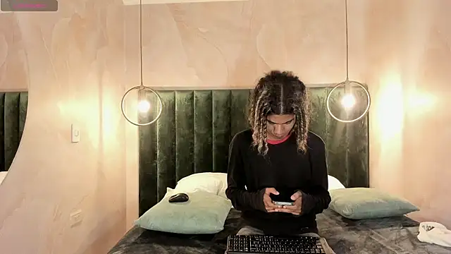 Snapshot of Maxim-Walker chatting on January 31, 2025, 2:58 am Maxim-Walker online show from January 31, 2025, 2:58 am