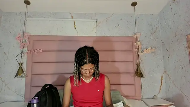 Snapshot of Maxim-Walker chatting on September 19, 2025, 3:52 am Maxim-Walker online show from September 19, 2025, 3:52 am