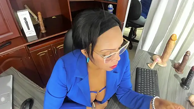 Snapshot of AmberNix chatting on January 17, 2025, 8:55 pm AmberNix online show from January 17, 2025, 8:55 pm