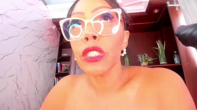 Snapshot of AmberNix chatting on March 7, 2025, 8:00 pm AmberNix online show from March 7, 2025, 8:00 pm