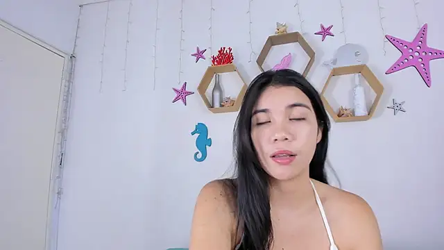 Snapshot of Emiily_Parkerr chatting on December 7, 2024, 3:04 am Emiily Parkerr online show from December 7, 2024, 3:04 am