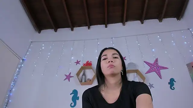 Snapshot of Emiily_Parkerr chatting on December 28, 2024, 9:09 am Emiily Parkerr online show from December 28, 2024, 9:09 am