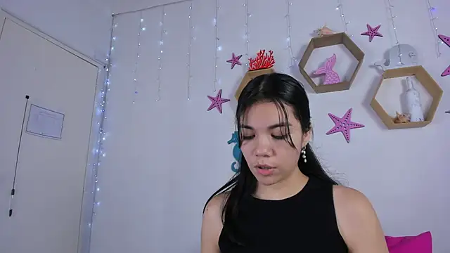 Snapshot of Emiily_Parkerr chatting on February 18, 2025, 3:10 am Emiily Parkerr online show from February 18, 2025, 3:10 am