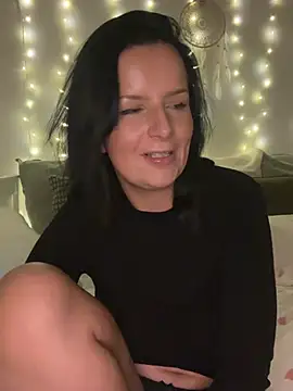 Off  Melonenmandy online show from February 13, 2026, 6:15 pm