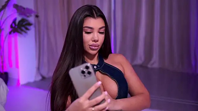 NatyDesiree online show from March 11, 2026, 7:31 pm