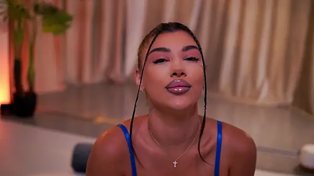 Snapshot of NatyDesiree chatting on August 3, 2026, 7:06 pm NatyDesiree online show from August 3, 2026, 7:06 pm