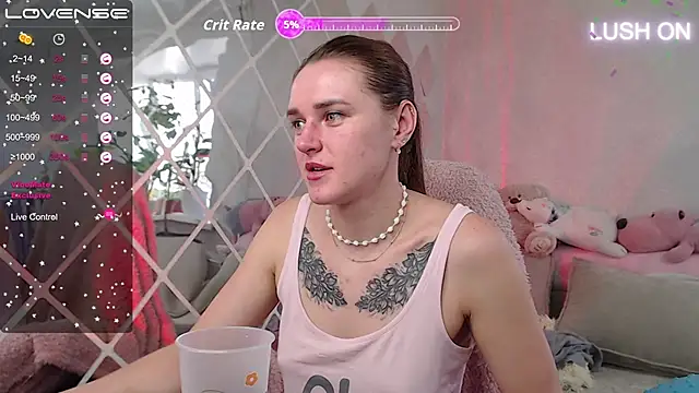 Snapshot of Bella__Swoon chatting on October 5, 2025, 2:43 am Bella Swoon online show from October 5, 2025, 2:43 am