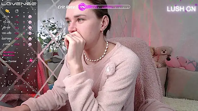 Snapshot of Bella__Swoon chatting on October 9, 2025, 2:20 am Bella Swoon online show from October 9, 2025, 2:20 am