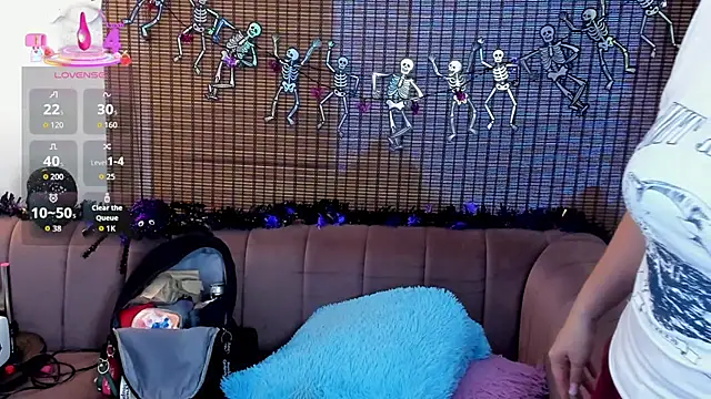 Snapshot of ariana_cross chatting on October 12, 2025, 1:43 pm ariana cross online show from October 12, 2025, 1:43 pm