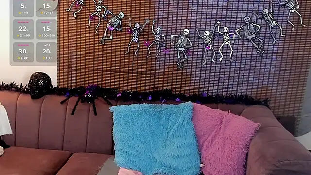 Snapshot of ariana_cross chatting on October 22, 2025, 12:38 pm ariana cross online show from October 22, 2025, 12:38 pm