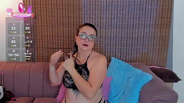 ariana cross online show from December 15, 2025, 12:53 pm