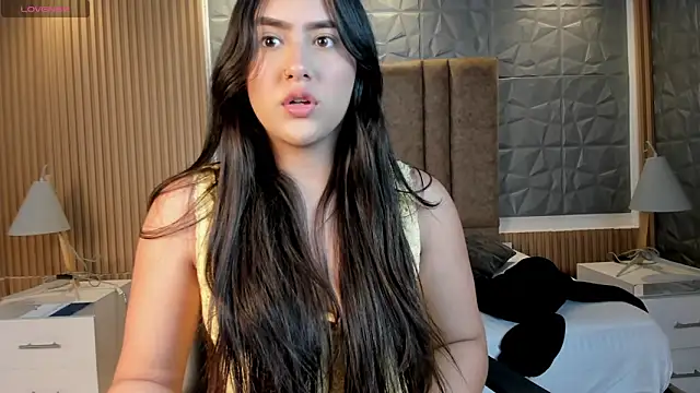 paulina sweett  online show from November 17, 2025, 11:38 am