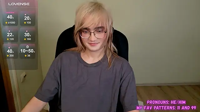 Snapshot of CuteYukiKun chatting on October 4, 2025, 9:13 pm CuteYukiKun online show from October 4, 2025, 9:13 pm