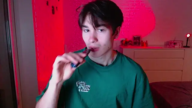 Snapshot of MarkusDean chatting on February 17, 2026, 2:35 pm MarkusDean online show from February 17, 2026, 2:35 pm