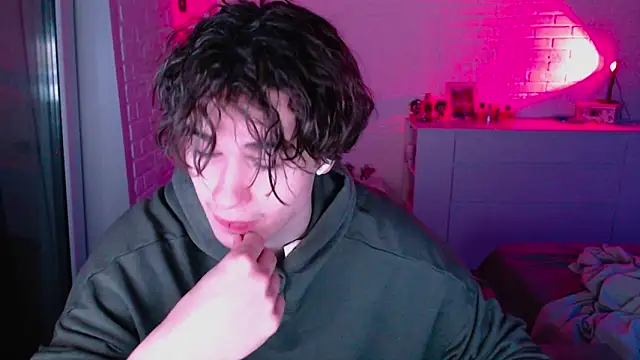 Snapshot of MarkusDean chatting on April 14, 2026, 7:09 pm MarkusDean online show from April 14, 2026, 7:09 pm