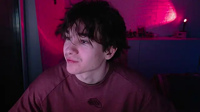 Snapshot of MarkusDean chatting on April 18, 2026, 6:12 pm MarkusDean online show from April 18, 2026, 6:12 pm