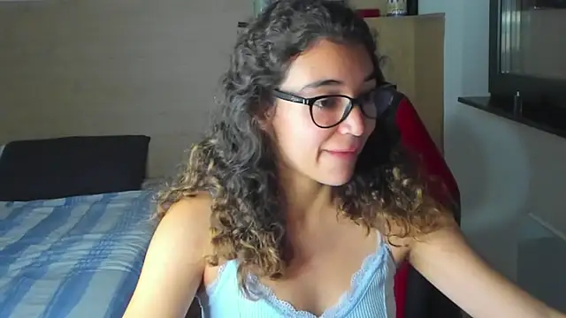 Snapshot of uniquerossie chatting on October 24, 2025, 8:00 am uniquerossie online show from October 24, 2025, 8:00 am