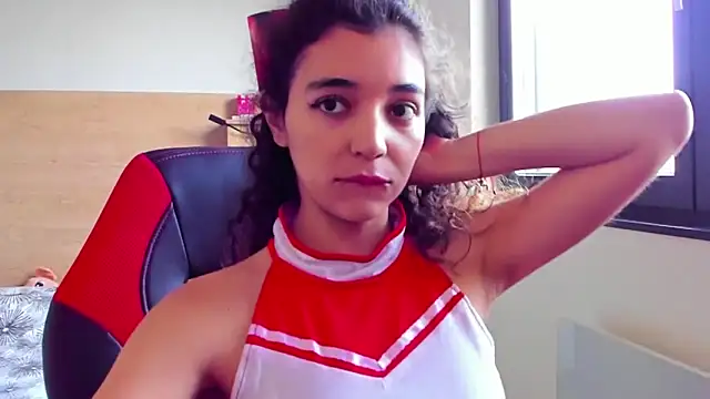 Snapshot of uniquerossie chatting on October 31, 2025, 8:15 am uniquerossie online show from October 31, 2025, 8:15 am