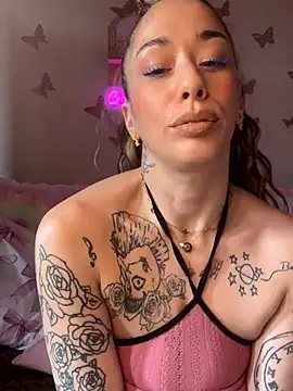 Chachou000 online show from October 29, 2025, 1:02 pm