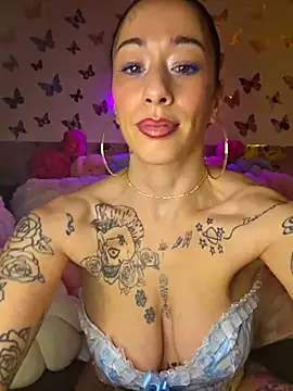 Snapshot of Chachou000 chatting on February 17, 2026, 8:04 pm Chachou000 online show from February 17, 2026, 8:04 pm