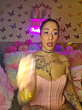 Snapshot of Chachou000 chatting on February 19, 2026, 8:05 pm Chachou000 online show from February 19, 2026, 8:05 pm