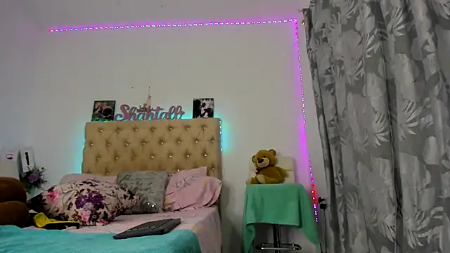 Snapshot of shantallhotxx chatting on October 7, 2025, 3:42 pm shantallhotxx online show from October 7, 2025, 3:42 pm