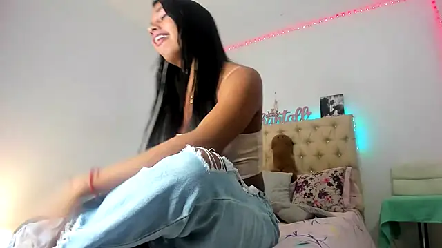 Snapshot of shantallhotxx chatting on October 10, 2025, 1:48 am shantallhotxx online show from October 10, 2025, 1:48 am