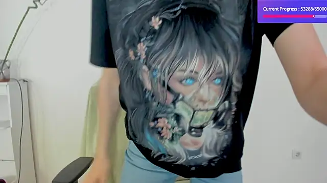 crystalnut online show from October 4, 2025, 2:53 am