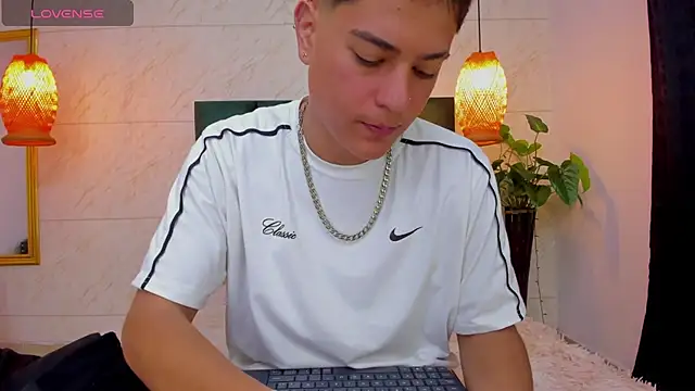 Snapshot of Levy_Steve chatting on October 8, 2025, 3:26 am Levy Steve online show from October 8, 2025, 3:26 am