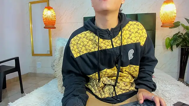 Snapshot of Levy_Steve chatting on October 25, 2025, 3:25 am Levy Steve online show from October 25, 2025, 3:25 am