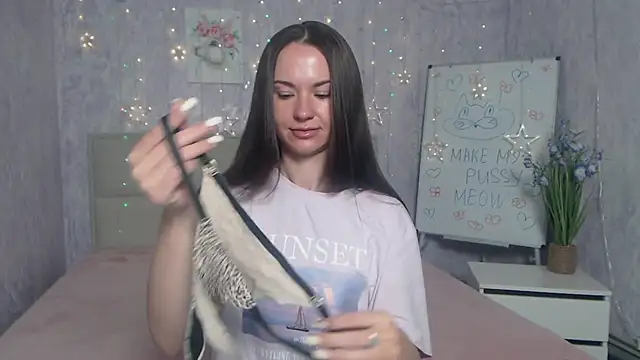 Snapshot of KaraCriegs chatting on September 25, 2025, 5:27 pm KaraCriegs online show from September 25, 2025, 5:27 pm