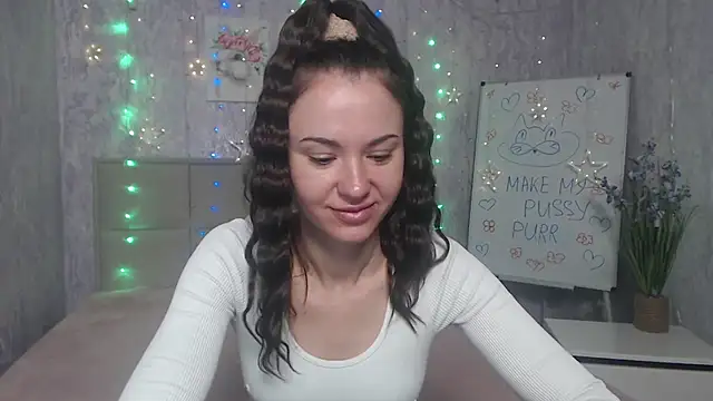 Snapshot of KaraCriegs chatting on October 4, 2025, 5:11 pm KaraCriegs online show from October 4, 2025, 5:11 pm