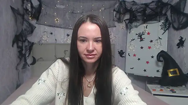 Snapshot of KaraCriegs chatting on October 18, 2025, 5:14 pm KaraCriegs online show from October 18, 2025, 5:14 pm