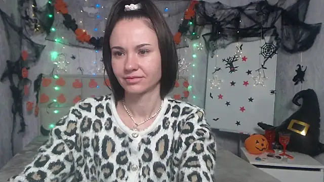 Snapshot of KaraCriegs chatting on October 26, 2025, 5:13 am KaraCriegs online show from October 26, 2025, 5:13 am