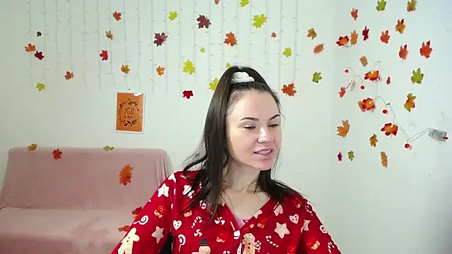 KaraCriegs online show from November 21, 2025, 6:39 pm