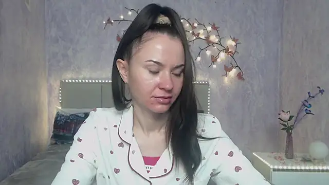 KaraCriegs online show from March 3, 2026, 6:36 pm