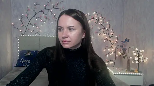 KaraCriegs online show from April 27, 2026, 5:33 pm