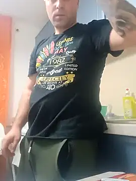 LucianM6 online show from November 12, 2025, 3:01 pm