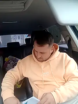 LucianM6 online show from November 17, 2025, 9:48 am