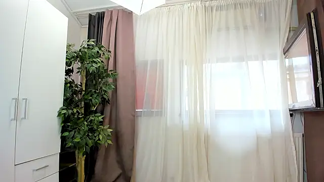 OliviaRimes online show from December 8, 2024, 10:08 am