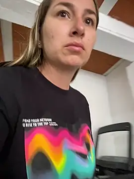 Snapshot of Iris_love18 chatting on September 26, 2025, 3:05 pm Iris love18 online show from September 26, 2025, 3:05 pm