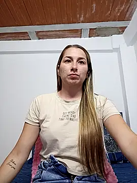 Snapshot of Iris_love18 chatting on October 2, 2025, 4:03 pm Iris love18 online show from October 2, 2025, 4:03 pm