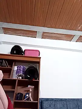 Snapshot of Iris_love18 chatting on October 28, 2025, 11:36 am Iris love18 online show from October 28, 2025, 11:36 am