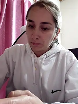 Iris love18 online show from March 19, 2026, 2:37 am