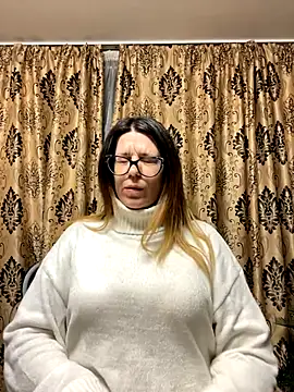 NadiraNoor online show from October 15, 2025, 9:15 pm